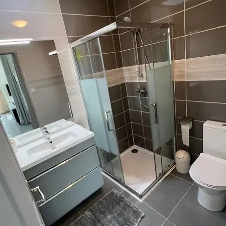 à 15 Min Des Plages